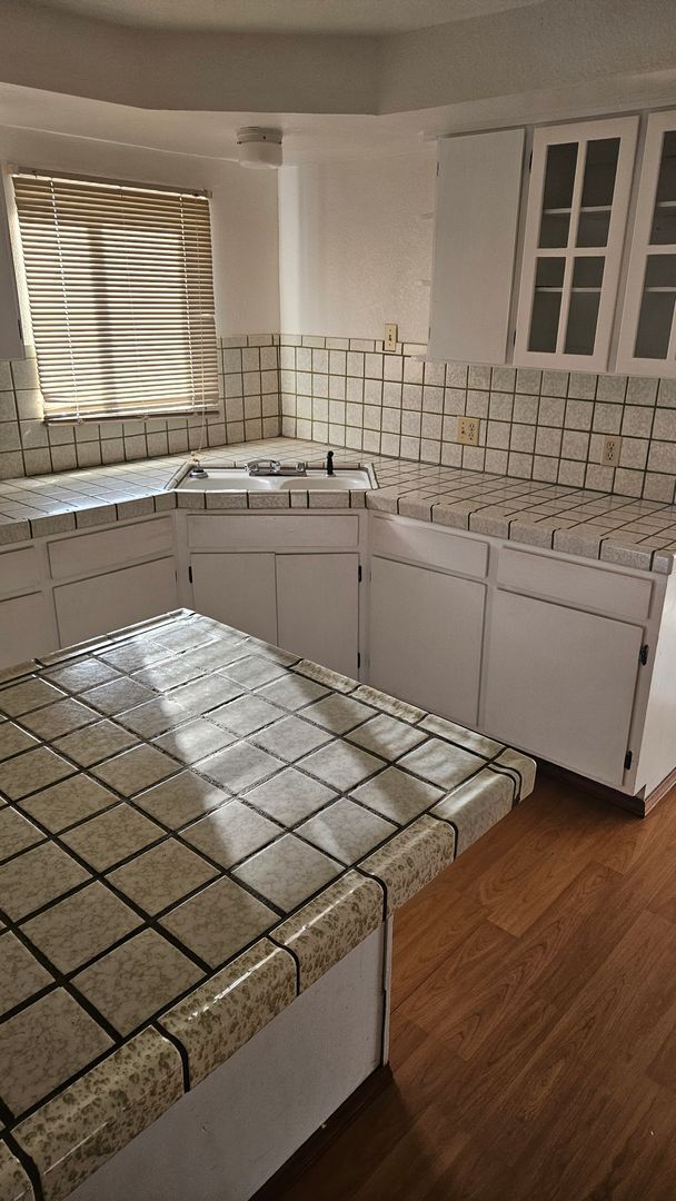 Building Photo - Two Bed One Bath Home with Shed and large backyard and large Driveway.