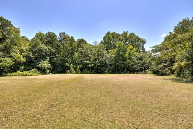 Building Photo - 2090-2094 4 Bridges Rd