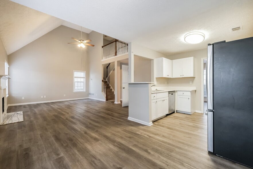 Building Photo - 8079 Clearview Cir