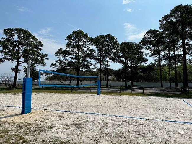 Building Photo - Live Near the Water – 3-Bedroom Home with ...