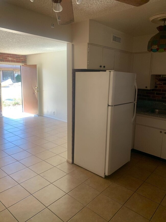 Building Photo - Affordable 1 Bedroom Condo In Central Las Vegas