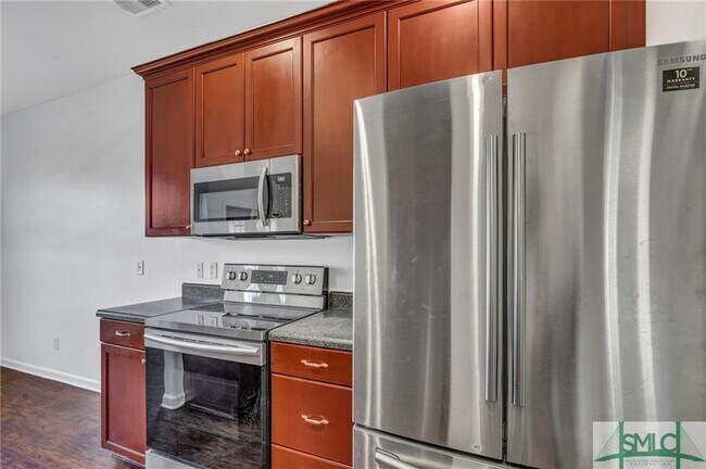 Building Photo - 179 Willow Point Cir