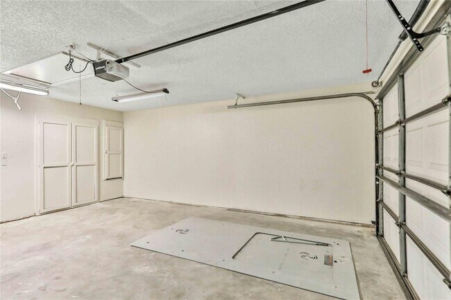 Building Photo - 512 N Morgan Dr