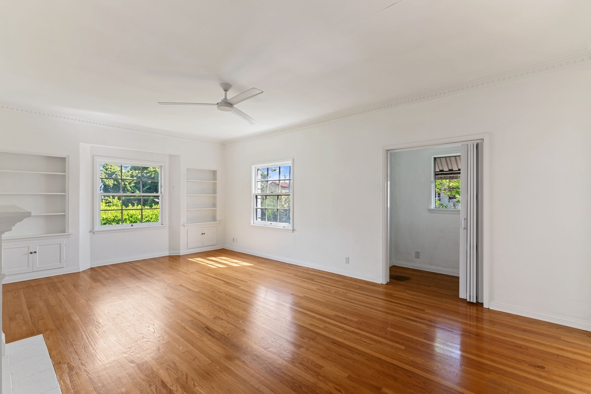 Building Photo - 117 1/2 N Harper Ave