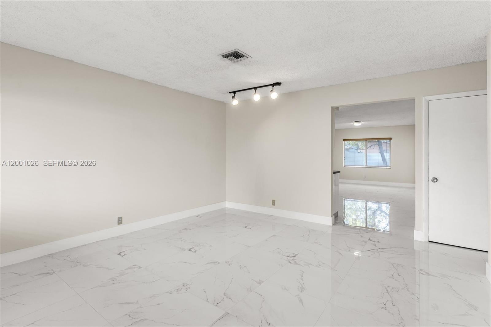 Building Photo - 310 SW 76th Ct
