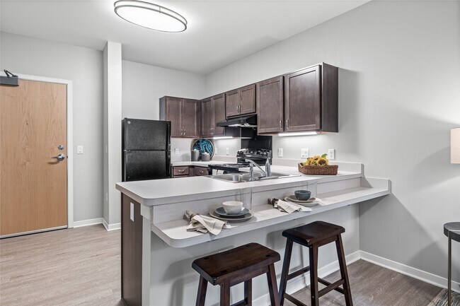 Building Photo - 1009 E Dublin Granville Rd