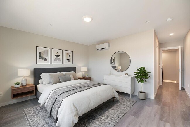 Building Photo - Brand New 4 Bedroom Luxury Townhome!