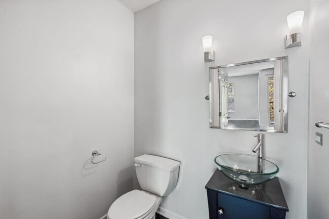 Building Photo - 675 N 1st St