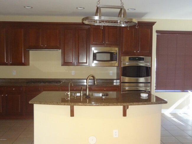 Building Photo - 1575 W Pelican Ct