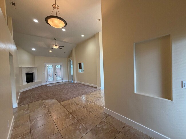 Building Photo - 135 Orchard Ln