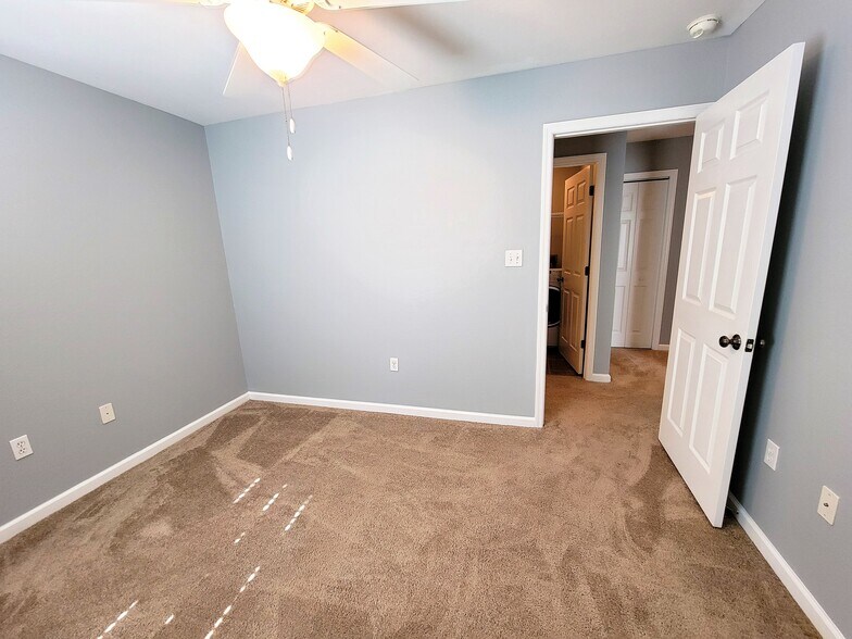 Building Photo - 1659 Quazar Rd
