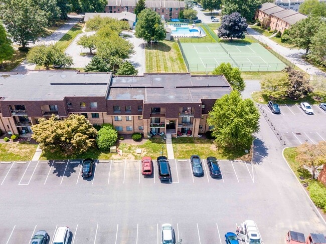 Building Photo - Private 2 Bedroom 1 Bath Condo in Goshen V...