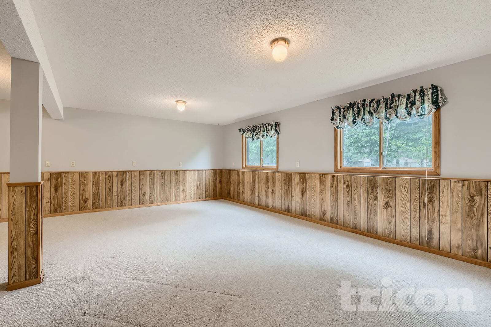 Building Photo - 11051 Quebec Ave N