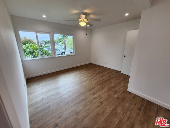 Building Photo - 6121 Sylvia Ave