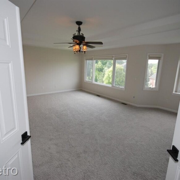 Building Photo - 5121 Parkgate Dr