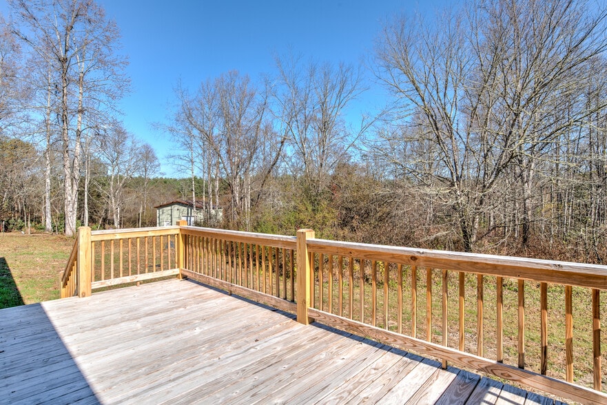 Building Photo - 265 Lewis Creek Dr