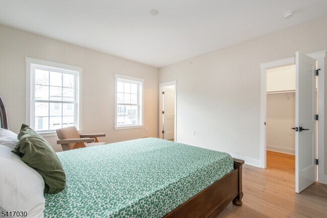 Building Photo - 37 Hillandale Dr