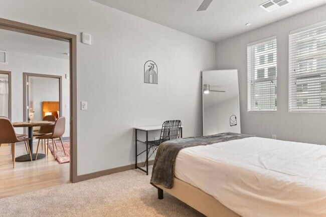 Building Photo - 390 N 2nd Ave