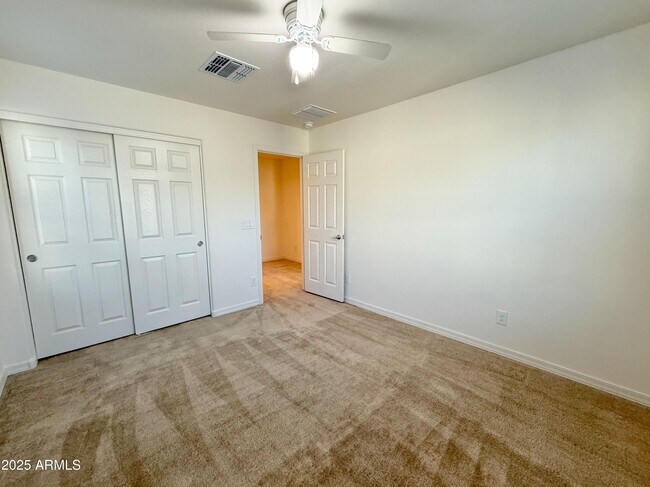 Building Photo - 3916 S 58th Ln