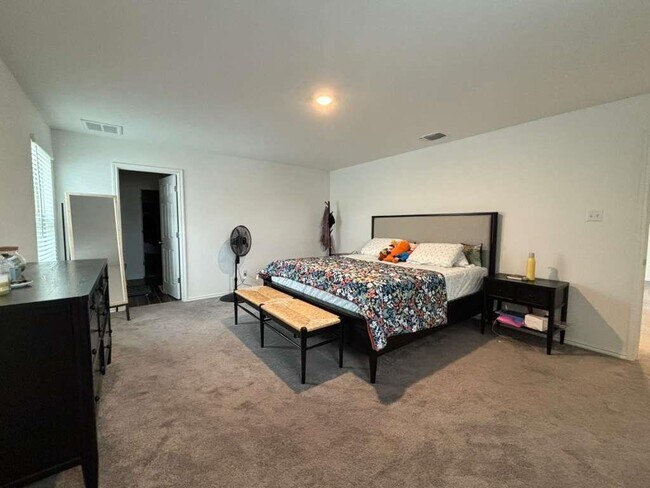 Building Photo - 1512 Hope Rnch Rd