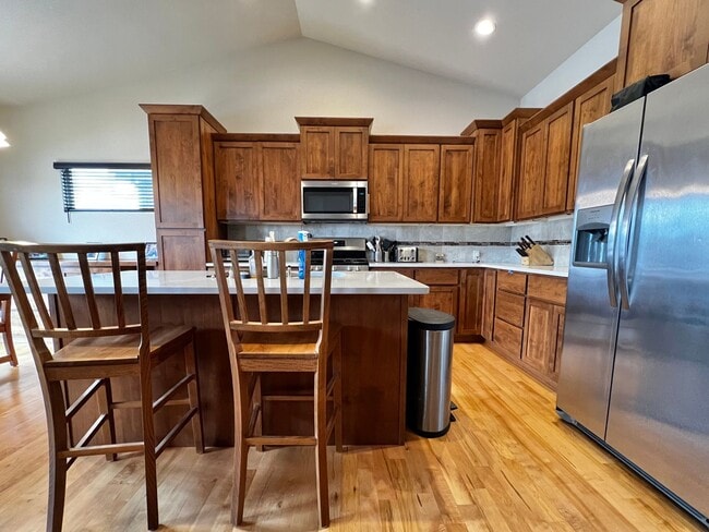 Building Photo - Elegant 3 Bedroom 2.5 Bathroom Home