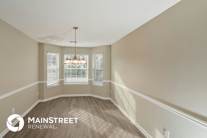 Building Photo - 200 Teak Ln