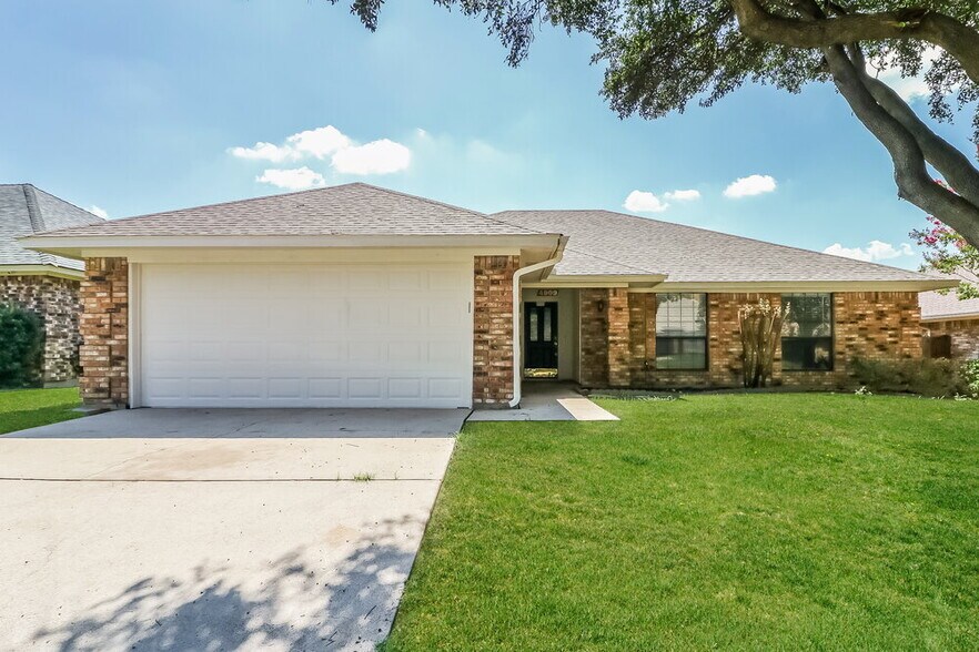 Primary Photo - 4909 Barberry Dr