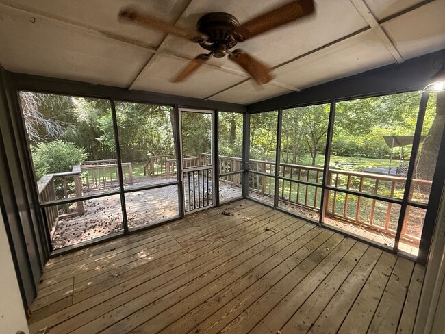 Building Photo - 36 Beechwood Dr
