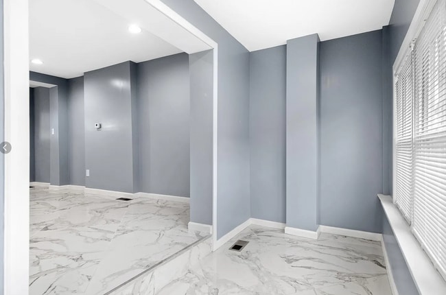 Building Photo - Modern Luxury in the Heart of Grays Ferry