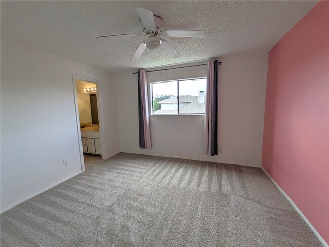 Building Photo - 3302 Townbluff Pl