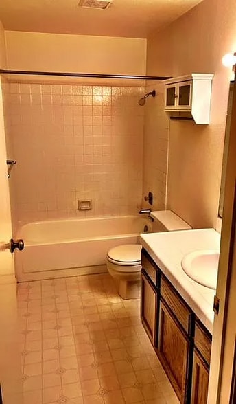 Building Photo - 40425 Chapel Way