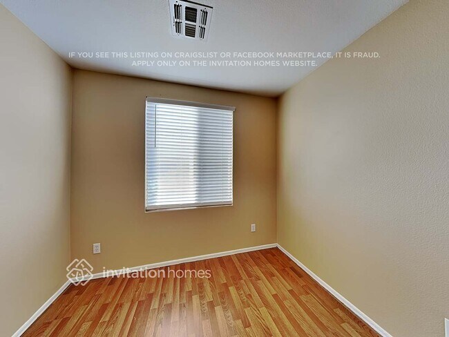 Building Photo - 1868 W Renaissance Ave