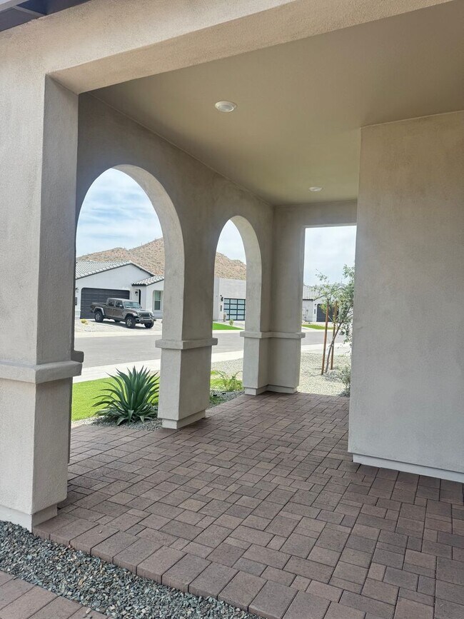 Building Photo - BRAND NEW HOME IN ALORAVITA IN PEORIA