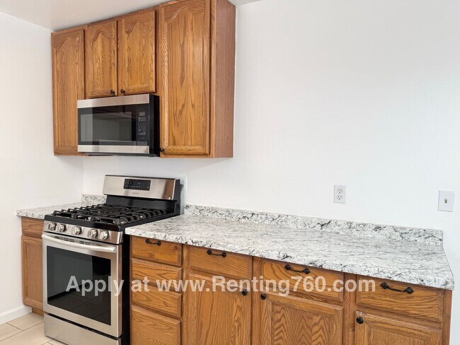 Building Photo - 3 Bed 2 Bath Home Near Military Base!