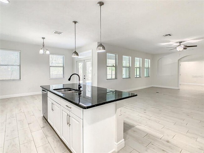 Building Photo - 8917 Blue Mesa Dr