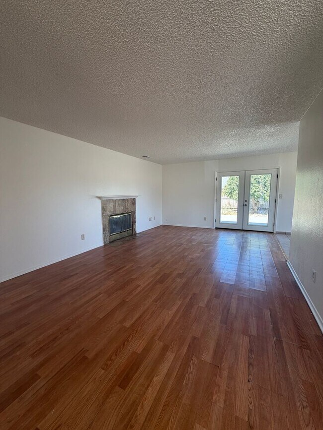 Building Photo - 200 Armona Ave