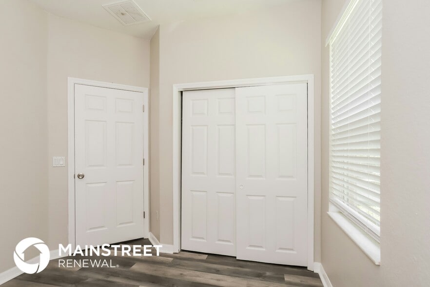 Building Photo - 7836 Evinrude Ave