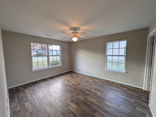 Building Photo - 1419 Crape Myrtle Dr