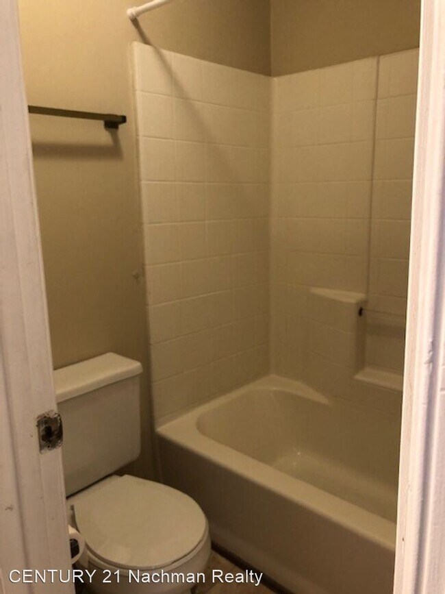 Building Photo - 2 br, 2.5 bath House - 26 Hard Wood Drive