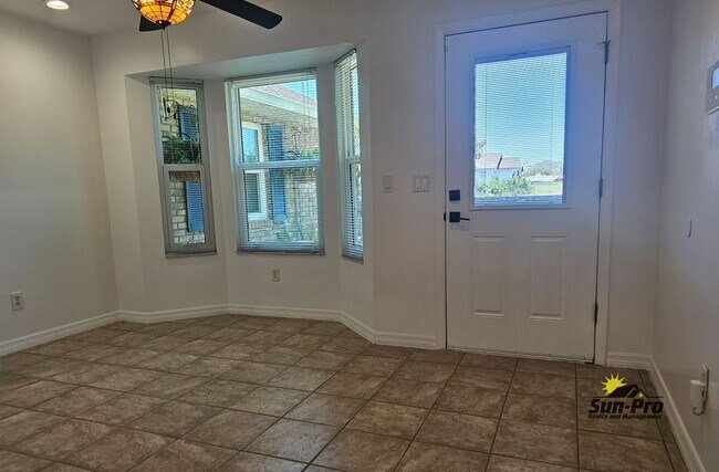 Building Photo - 139 Riverwalk Ct