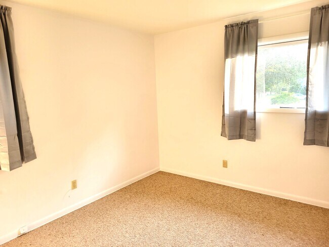 Building Photo - 609 Southland Ave