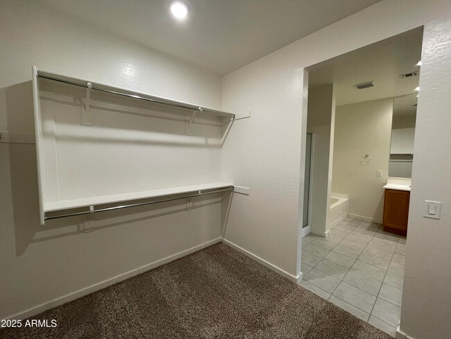 Building Photo - 735 W Micanopy Trl.