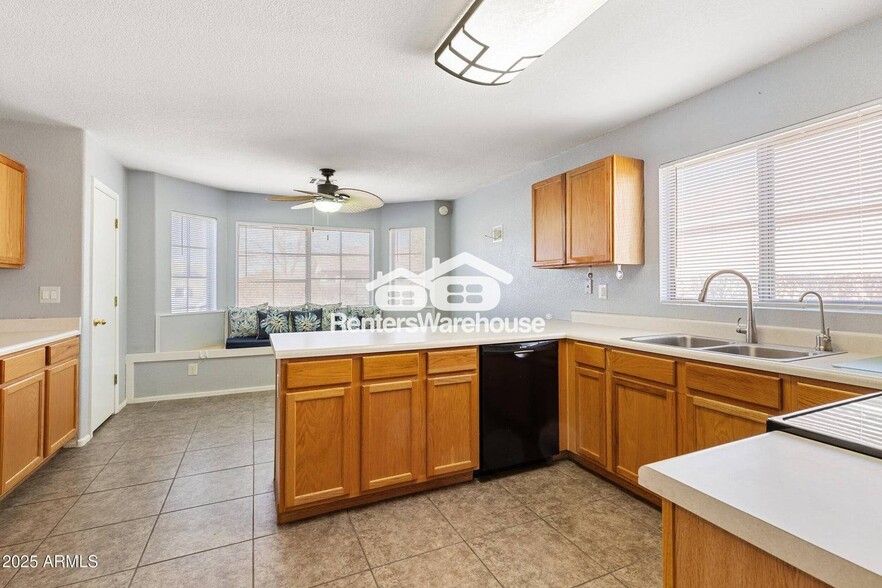 Building Photo - 39837 N Manetti St
