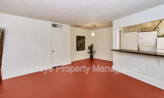Building Photo - 2917 N 19th Ave