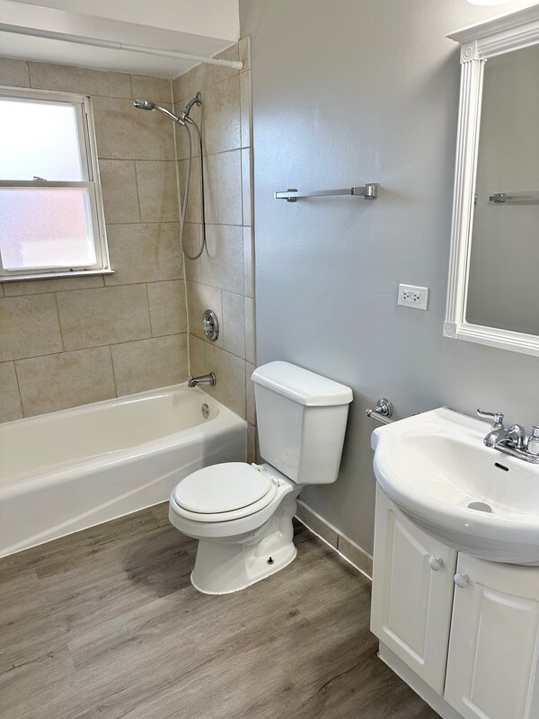 Building Photo - 9203 Monroe Ave