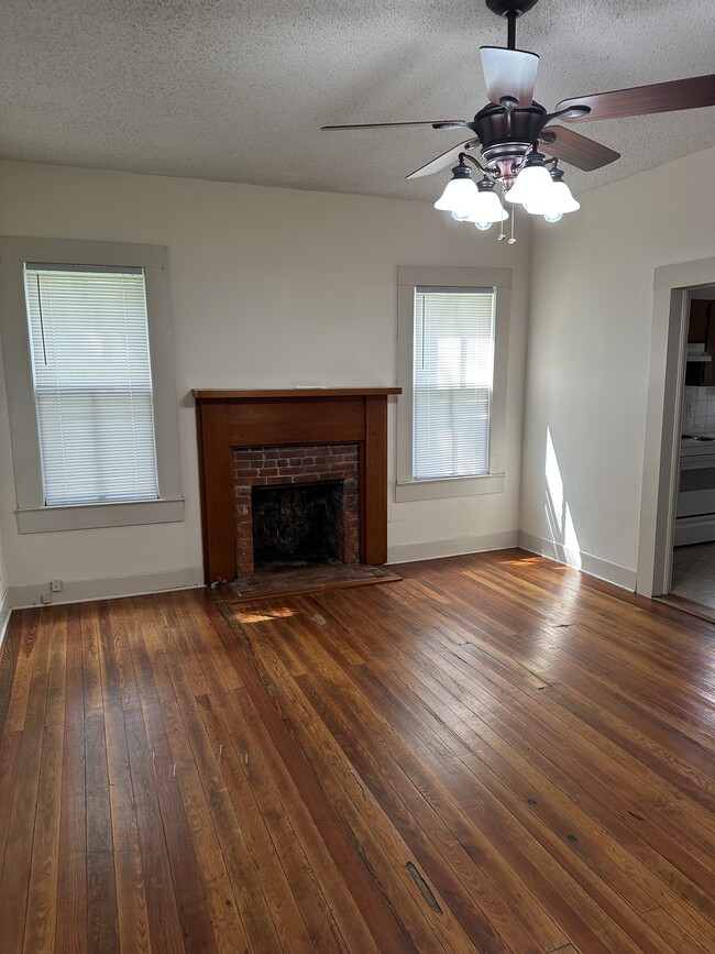 Living room - 5036 Hot Wells Rd