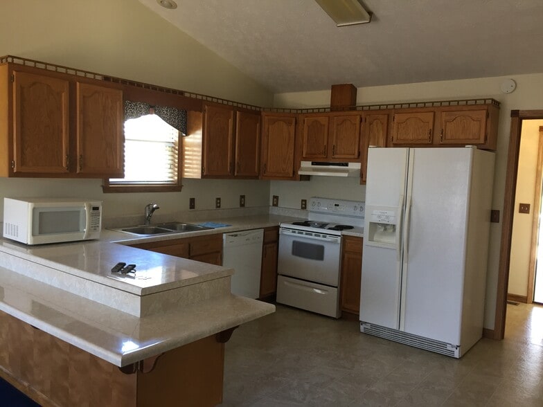 Primary Photo - 512 W Hoewisher Rd