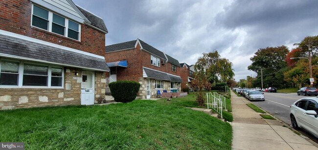 Building Photo - 2170 Strahle St