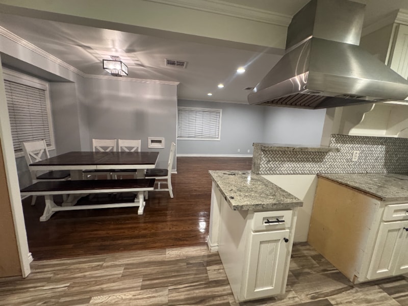 Building Photo - 1532 W 221st St