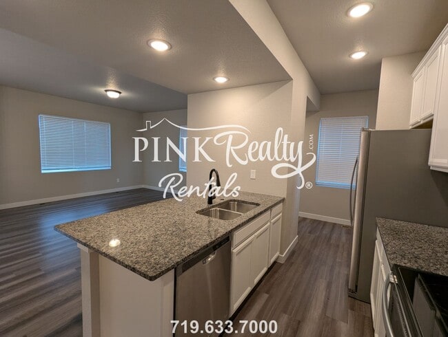 Building Photo - 6259 Godwit Ln